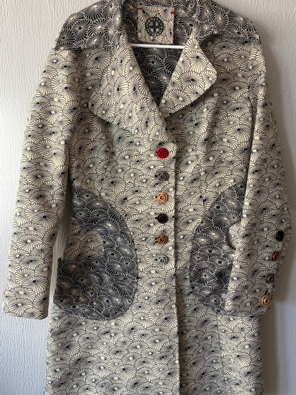 Patterned Coat with lots of detail, Size M-L NEW!